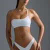 Oh Polly Badmode: HOTFIX Edition versierde bandeau-bikinitop met één schouder in wit