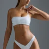 Oh Polly Badmode: HOTFIX Edition versierde bandeau-bikinitop met één schouder in wit