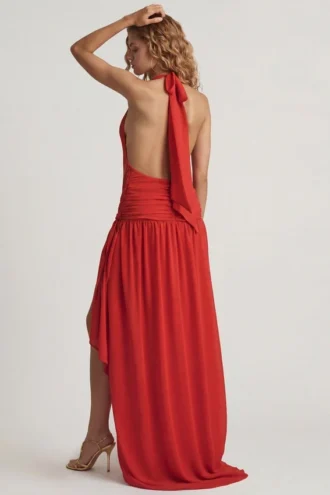 Oliana asymmetrische maxi-jurk met halternek in Chili-rood