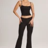 Patsy Modal Mid-Rise Flared Broek in Zwart