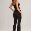 Patsy Modal Mid-Rise Flared Broek in Zwart