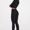 Philippa Modal Mid-Rise Flared Broek in Zwart