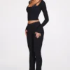 Philippa Modal Mid-Rise Flared Broek in Zwart