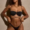 Positano bikinitop met beugels en meerdere bandjes in zwart