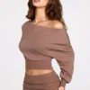 Quinn Modal off-shoulder top met lange mouwen in mokka