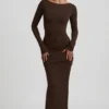 Regine Modal gerimpelde rugloze maxi-jurk in chocoladebruin