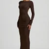 Regine Modal gerimpelde rugloze maxi-jurk in chocoladebruin