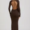 Regine Modal gerimpelde rugloze maxi-jurk in chocoladebruin