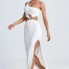 Rosalia maxi-jurk met hardware-details en één schouder in wit