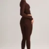 Roux Modal Mid-Rise Cropped Legging in Chocoladebruin