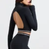 Rugloze crop top met col en lange mouwen in zwart