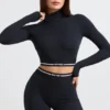 Rugloze crop top met col en lange mouwen in zwart