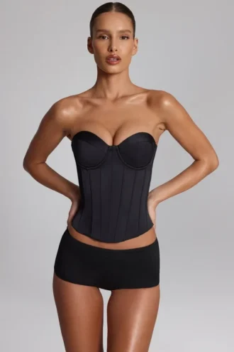 Sabrine Slinky Jersey Low-Rise Hotpants in Zwart