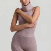 Sakari geribbelde coltrui met open rug in taupe