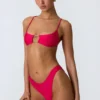 Sanibel bikinitop met kettingversiering en uitsnijdingen in frambozenroze