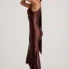 Shaya asymmetrische midi-jurk met sjaaldetail in chocoladebruin