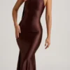 Shaya asymmetrische midi-jurk met sjaaldetail in chocoladebruin