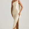 Sheril asymmetrische maxi-jurk met sjaaldetail in ivoor