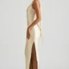 Sheril asymmetrische maxi-jurk met sjaaldetail in ivoor