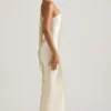 Sheril asymmetrische maxi-jurk met sjaaldetail in ivoor