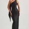 Sheril asymmetrische maxi-jurk met sjaaldetail in zwart