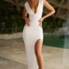 Sloane maxi-jurk met hoge split en diepe halslijn in wit