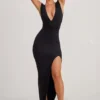 Sloane maxi-jurk met hoge split en diepe halslijn in zwart