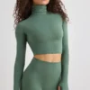 Soft Active coltrui crop top in kaki