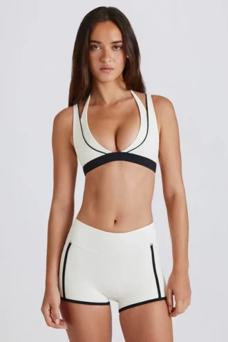 Soft Active Contrast Mini-shorts in ivoor