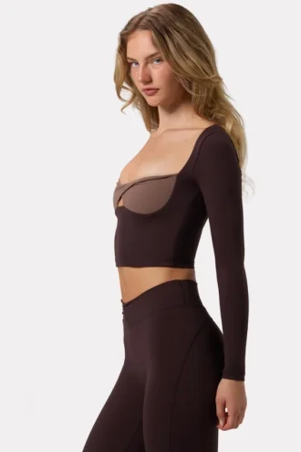Soft Active Crop Top met gedraaide voorkant in Espresso