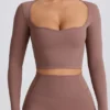 Soft Active crop top met sweetheart-hals in mokka