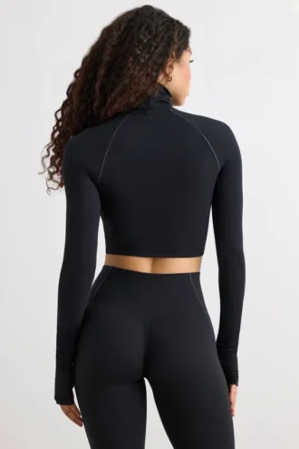 Soft Active cropped top met col in zwart