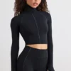 Soft Active cropped top met col in zwart