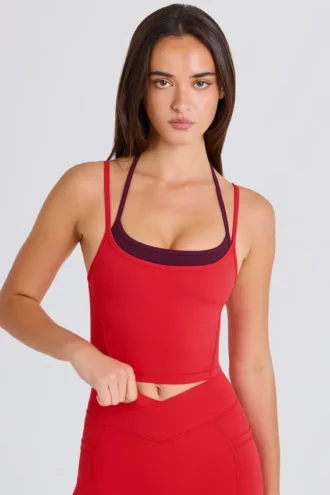 Soft Active gelaagde cropped tanktop in aardbeirood