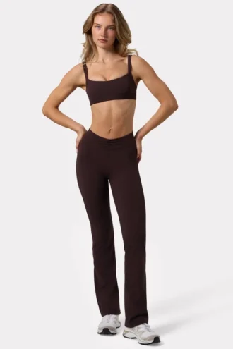 Soft Active gerimpelde broek met wijde pijpen in espresso