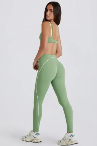 Soft Active-legging met gedraaide voorkant in groen
