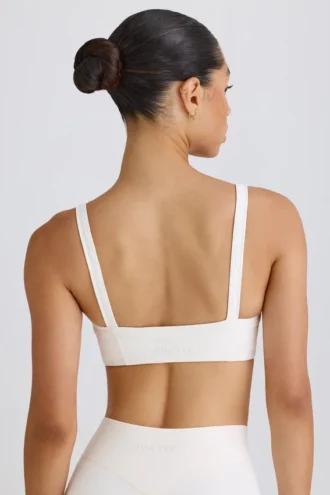 Soft Active sportbeha met contrasterende rand in wit