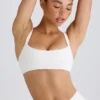 Soft Active sportbeha met contrasterende rand in wit