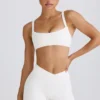 Soft Active sportbeha met contrasterende rand in wit