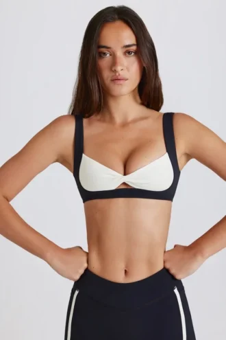 Soft Active sportbeha met gedraaide voorkant in zwart