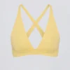 Soft Active sportbeha met gekruiste bandjes in Lemon
