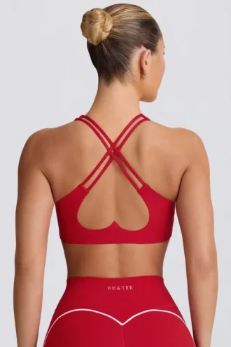 Soft Active sportbeha met V-hals in Hot Red