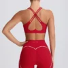 Soft Active sportbeha met V-hals in Hot Red