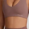 Soft Active sportbeha met V-hals in Mocha