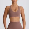 Soft Active sportbeha met V-hals in Mocha