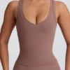 Soft Active tanktop met V-hals in mokka