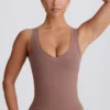 Soft Active tanktop met V-hals in mokka