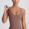 Soft Active tanktop met V-hals in mokka