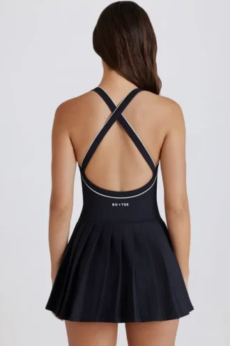Soft Active tennisjurk met plooien en gekruiste rug in zwart
