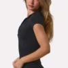 Soft Active-top met kwartritssluiting in zwart